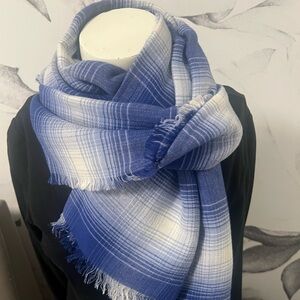 Scarf/Wrap/Pashmina
LOFT